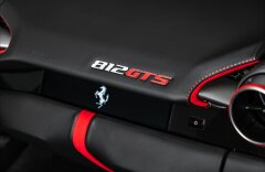 Ferrari 812 6,5 GTS V12, lift, karbon, 360°, Alcantara/karbon