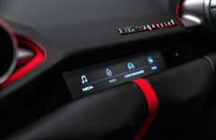 Ferrari 812 Superfast V12, passenger, lift, CZ