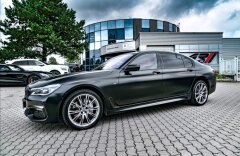 BMW Řada 7 740Ld xDrive Black fire edition, M-paket
