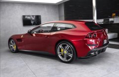 Ferrari GTC4 Lusso GTC4Lusso V12, JBL, rosso Maranello, CZ