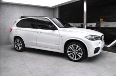 BMW X5 50i xDrive M paket, HUD, B&O, night, nezávislé