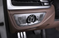 BMW Řada 7 740d xDrive M-paket, full