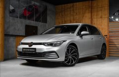 Volkswagen Golf 1,5 VIII, LIFE, KAMERA, NOVÉ AUTO