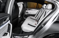 BMW M5 4,4 M DRIVER´S PACK, MASSAGE, H/K, AKRAPOVIČ