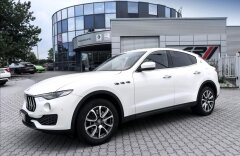 Maserati Levante S, panorama, CZ