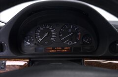 BMW Řada 7 735i automat, investice