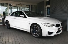 BMW M4 karbon, servodovírání, kamera  individual,