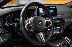 BMW M5 4,4 M DRIVER´S PACK, MASSAGE, H/K, AKRAPOVIČ