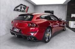 Ferrari GTC4 Lusso GTC4Lusso V12, JBL, rosso Maranello, CZ
