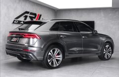 Audi Q8 50 TDI S-line, HD matrix, B&O, CZ