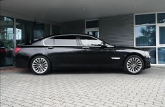 BMW Řada 7 750Li xDrive, max výbava, DVD, TV, noční vidění