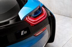 BMW i8 coupe hybrid 170+96 kW