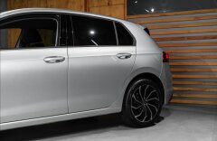 Volkswagen Golf 1,5 VIII, LIFE, KAMERA, NOVÉ AUTO