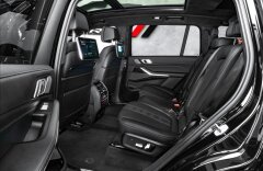 BMW X7 M50i xDrive, laser, pano Sky, 23"kola, TV, fólie