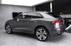 Audi Q8 50 TDI S-line, HD matrix, B&O, CZ