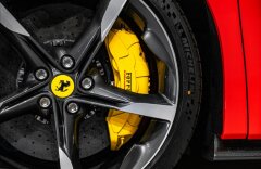 Ferrari SF90 4,0 SPIDER, FULL VÝBAVA