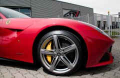 Ferrari F12 Berlinetta 6.3 Rosso Berlinetta Karbonová sedadla