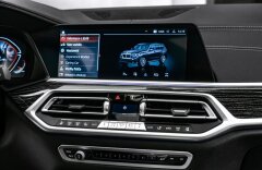 BMW X7 M50i xDrive, laser, pano Sky, 23"kola, TV, fólie
