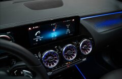 Mercedes-Benz EQA 0,0 300 4MATIC, PANO, BURMESTER