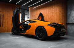 McLaren 570S 3,8 V8 KUPÉ, LIFT, B&W, KARBÓN