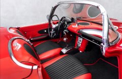 Chevrolet Corvette C1 cabrio automat V8