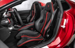 Ferrari 812 6,5 GTS V12, lift, karbon, 360°, Alcantara/karbon