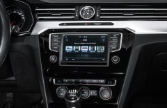 Volkswagen Passat Variant 2,0TDI 140kW High,LED,Panorama