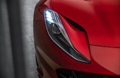 Ferrari 812 Superfast V12, passenger, lift, CZ