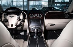 Bentley Continental Flying Spur W12 Mulliner, entertainment