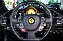 Ferrari 488 KARBON PAKET,LIFT,SKLADEM