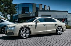 Bentley Continental Flying Spur W12 Muliner, entertainment, CZ