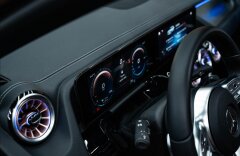 Mercedes-Benz EQA 0,0 300 4MATIC, PANO, BURMESTER