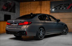 BMW M5 4,4 COMPETITION, KERAMICKÉ BRZDY, LASER, H/K, ZÁRUKA
