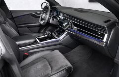 Audi Q8 50 TDI S-line, HD matrix, B&O, CZ
