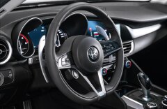 Alfa Romeo Giulia VELOCE Q4 AT154kW, DNA, asistenty