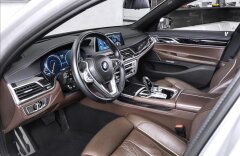 BMW Řada 7 740d xDrive M-paket, full