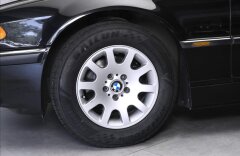 BMW Řada 7 735i automat, investice