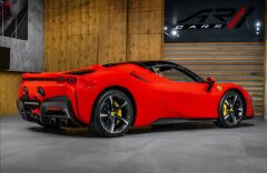 Ferrari SF90 4,0 SPIDER, FULL VÝBAVA