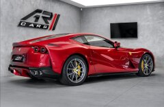 Ferrari 812 Superfast V12, passenger, lift, CZ