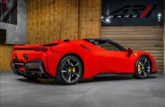 Ferrari SF90 4,0 SPIDER, FULL VÝBAVA