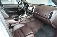 Porsche Cayenne S, Max. výbava, Zadní DVD, TV