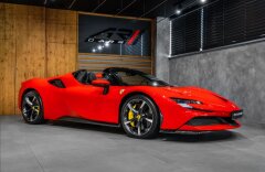 Ferrari SF90 4,0 SPIDER, FULL VÝBAVA