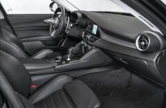 Alfa Romeo Giulia VELOCE Q4 AT154kW, DNA, asistenty
