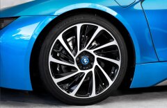 BMW i8 coupe hybrid 170+96 kW