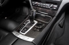 BMW Řada 7 750d xDrive, noční, HUD, asistenty