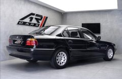 BMW Řada 7 735i automat, investice