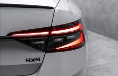 Škoda Superb 2,0TDI 4x4 Sportline, 147kW, DCC