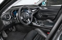 Alfa Romeo Giulia VELOCE Q4 AT154kW, DNA, asistenty