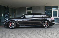 Porsche Panamera GTS, Alcantara