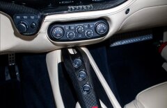 Ferrari F12 Berlinetta karbon paket, lift, JBL, kamera, nové